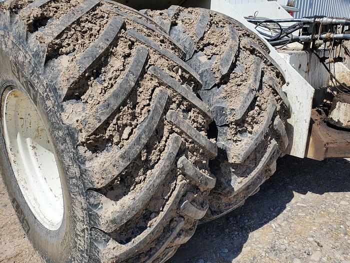 Used Big Bud 525/50 Tractor + 25 cyd Scraper w/ GPS