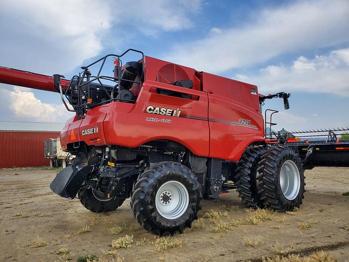used-2022-case-ih-8250-combine-w-152-eng-hrs-for-sale-in-montana