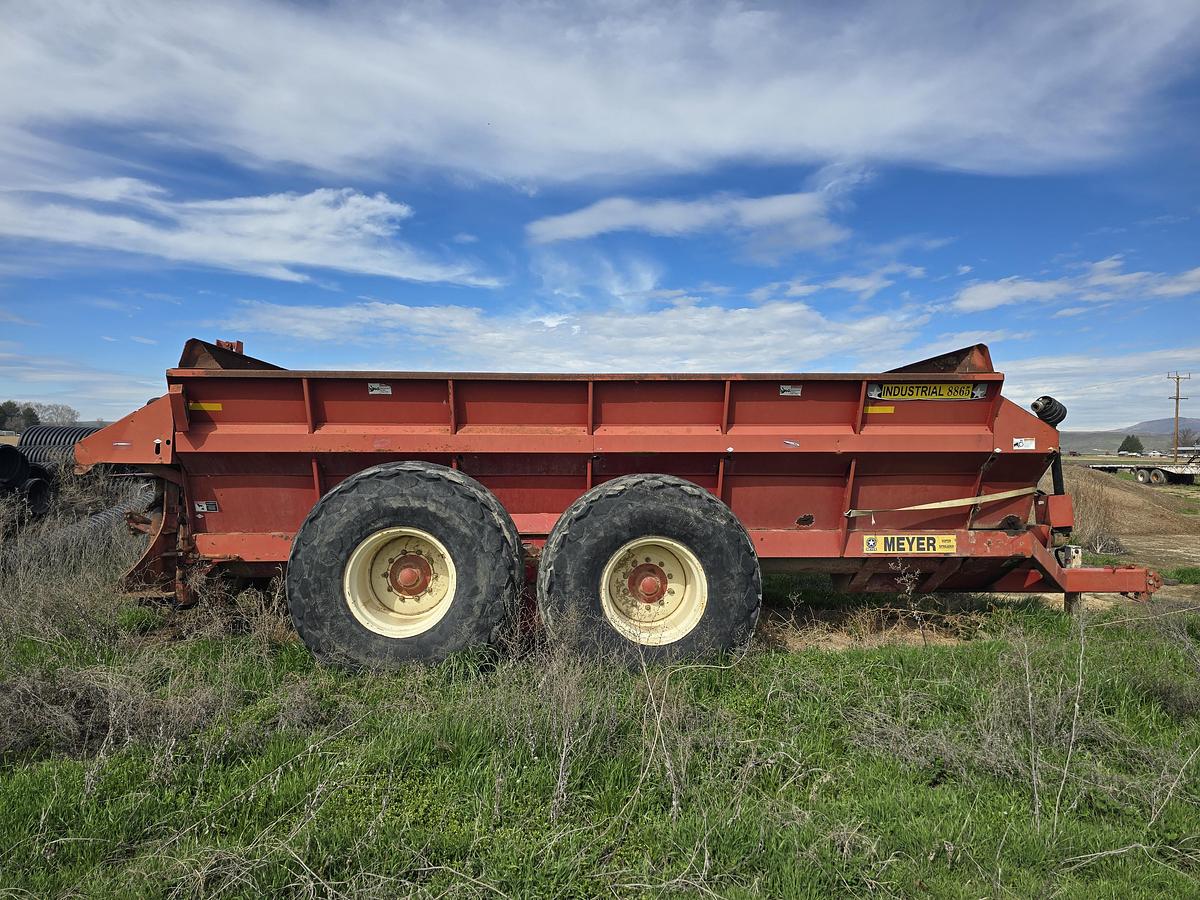 Used 2014 Meyer 8865 Manure Spreader