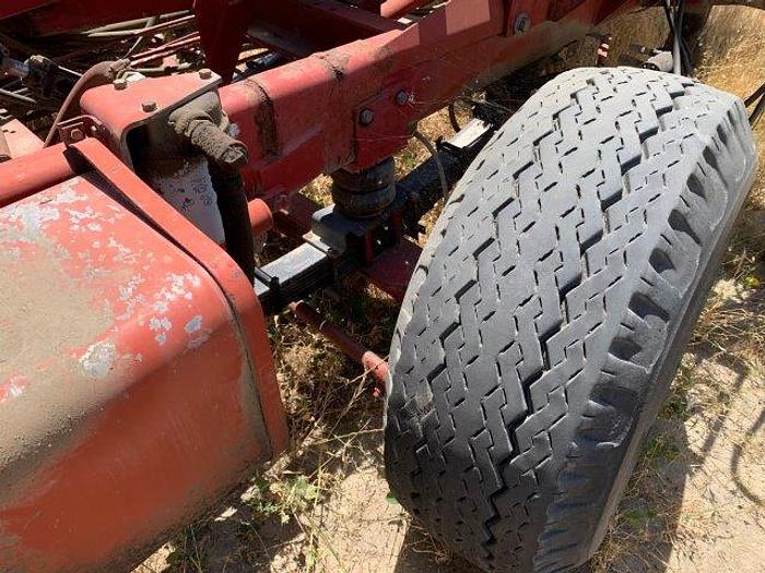 Used New Holland 1095 Bale wagon with Mil-Stak clamp