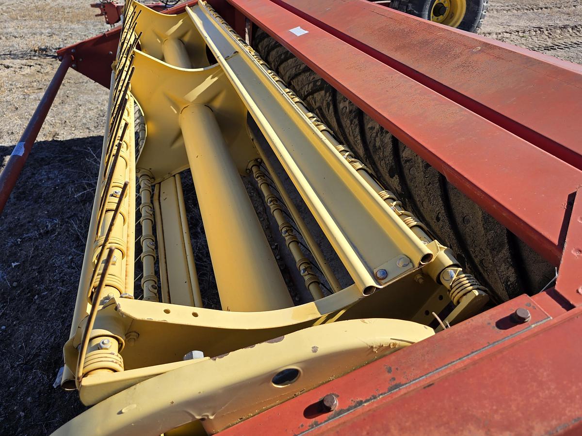 Used 9' New Holland 489 Windrower / Swather