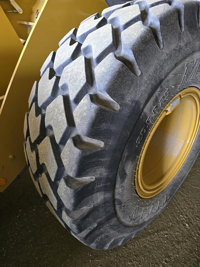 Used 2018 Cat 926M Wheel Loader w/ 1400 hrs