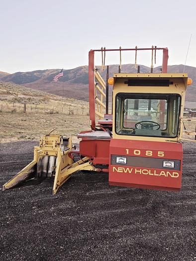 Used New Holland 1085 Balewagon