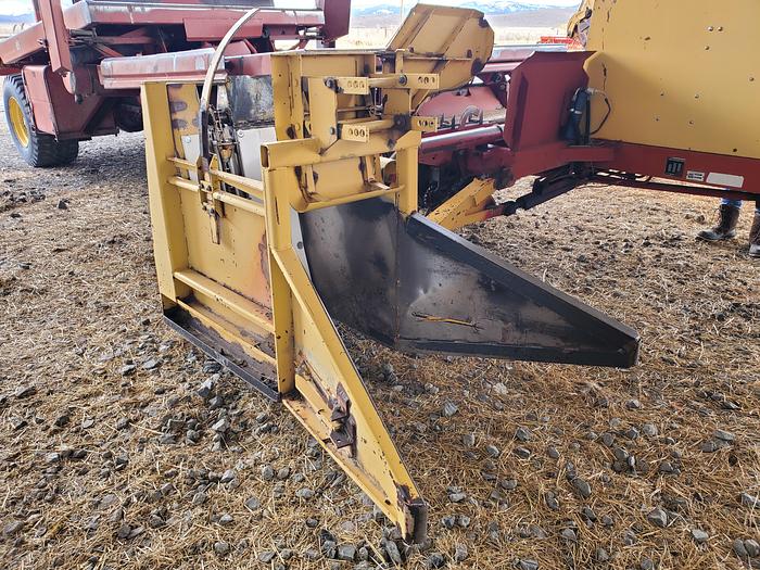 Used New Holland 1085 Balewagon w/ 4k hrs