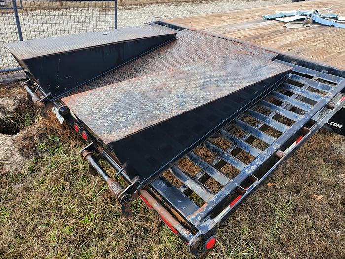 Used 2014 PJ 30' Gooseneck Equipment Trailer
