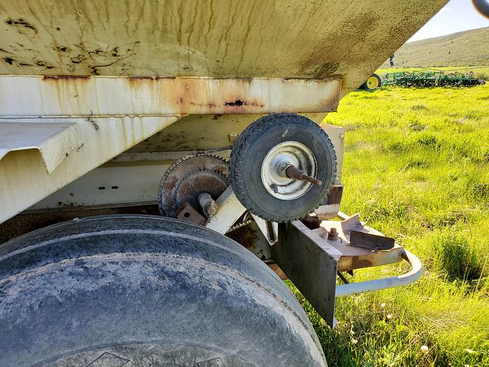 Used Fertilizer Spinner Spreader Cart