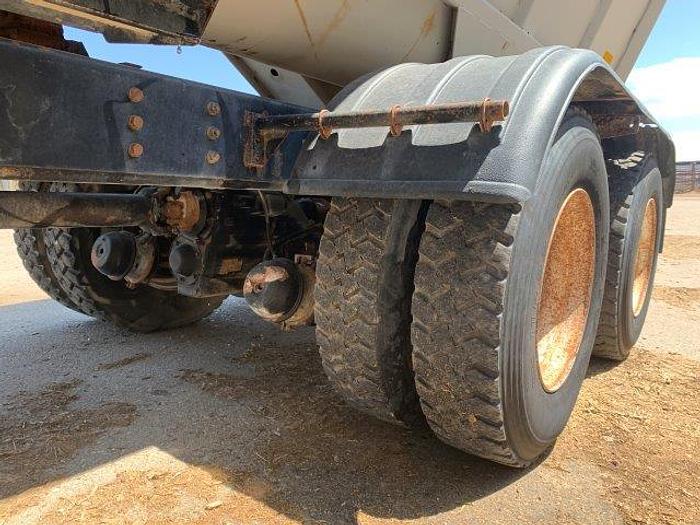 Used 2001 Interational 4900