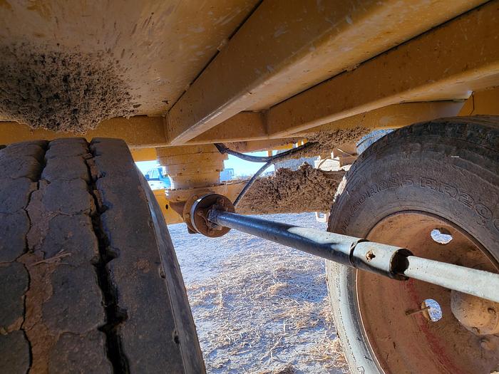 Used 2014 HayBuster CMF-830 Vertical Feed Mixer