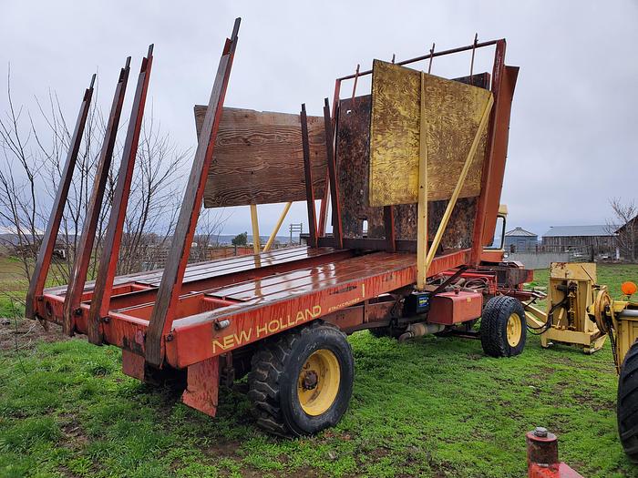 Used New Holland 1048 Balewagon