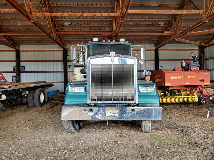 Used 1995 Kenworth W900 Truck w/ Single Axle
