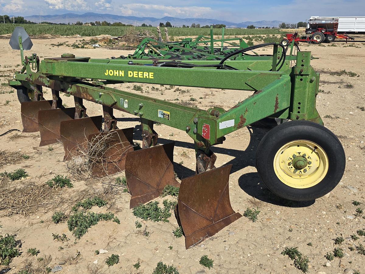 Used John Deere 965 Plow - 6 Bottom