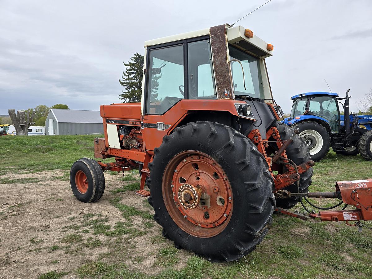 Used International 1086 Tractor