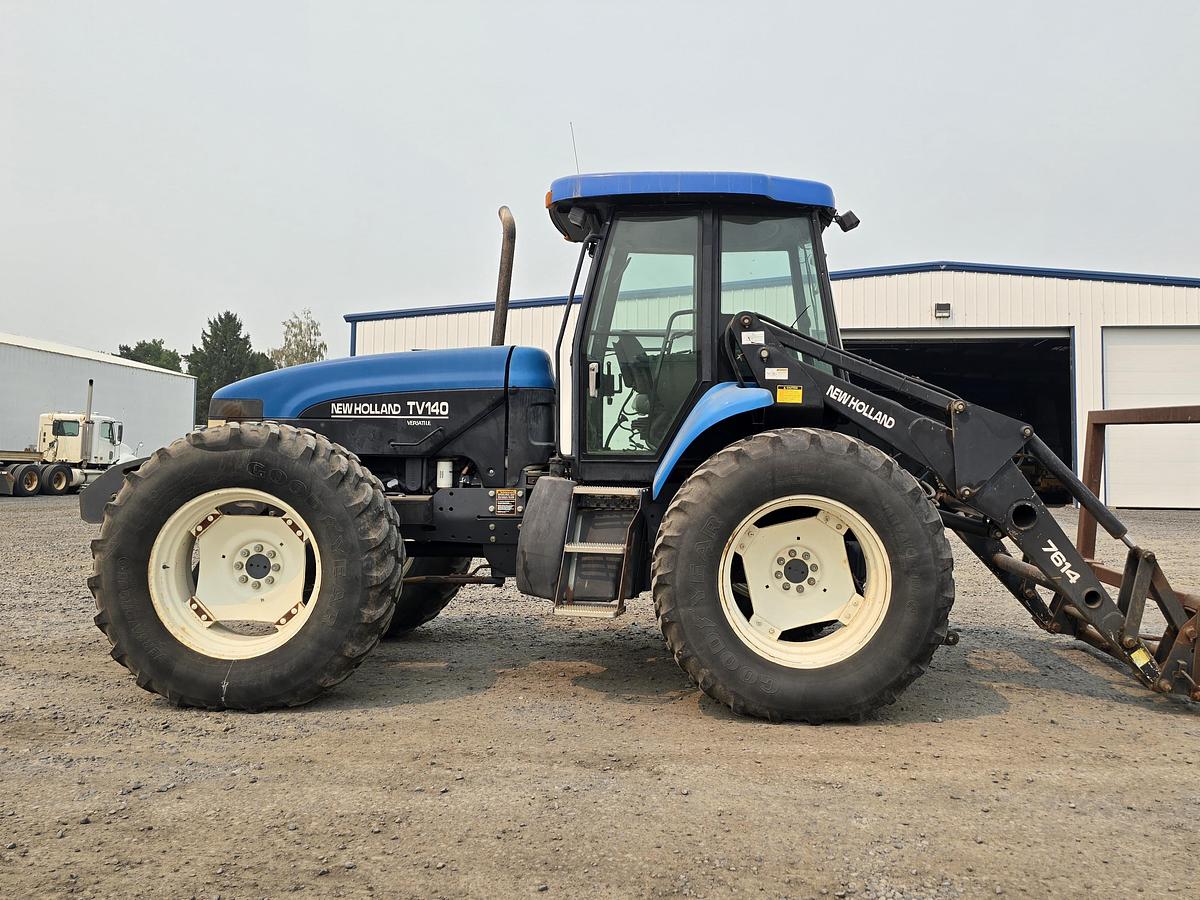 Used New Holland TV140 Bi-Directional Tractor w/ 3200 hrs