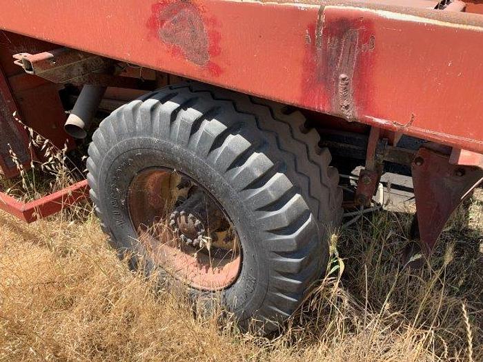 Used New Holland 1095 Bale wagon with Mil-Stak clamp