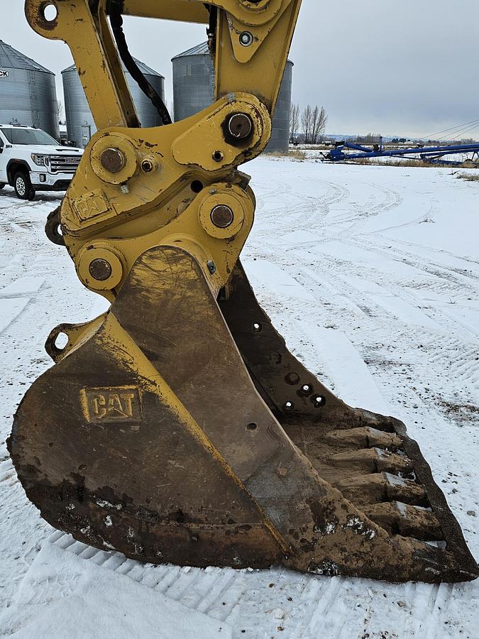 Used 2019 Caterpillar 320 Excavator w/ 4900 hrs
