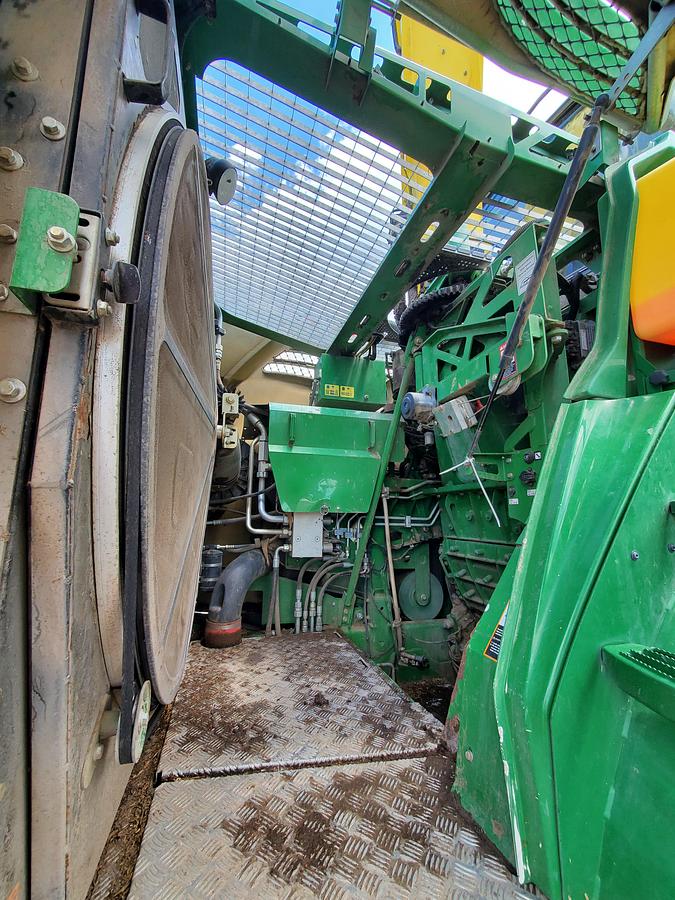 Used 2016 John Deere 8400 Forage Harvester w/ 2 Headers **2300 Hrs**