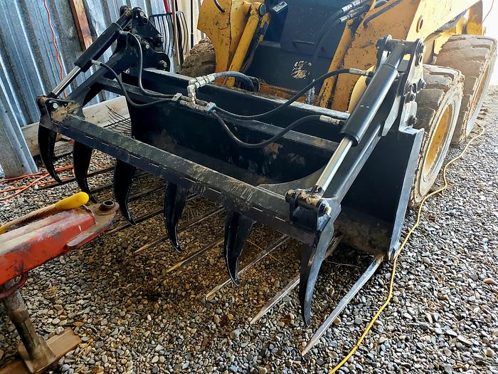 Used John Deere 250 Skid Steer w/ 4 Attachments