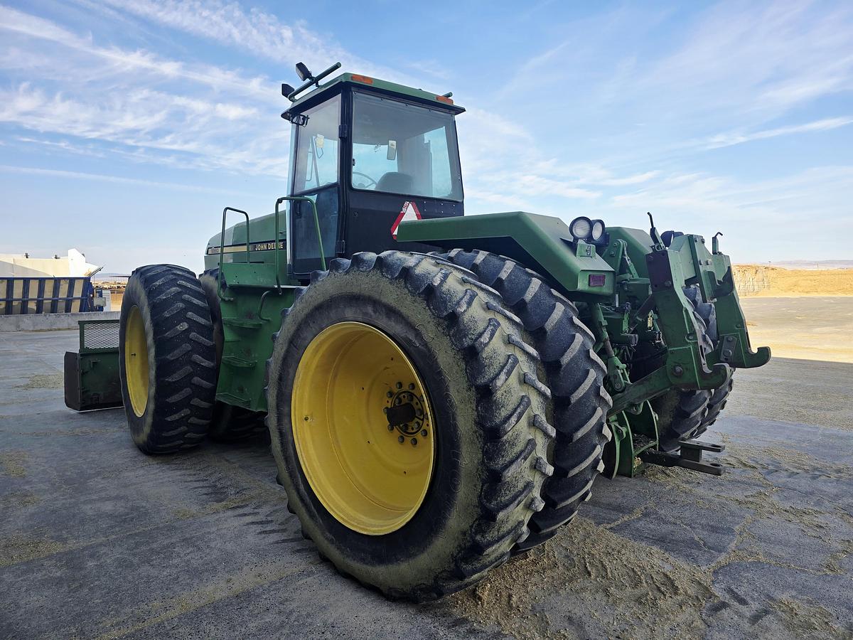 Used 1990 John Deere 8960 Tractor w/ Silage Blade
