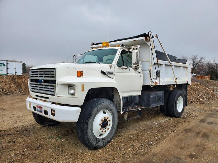 Used Ford F800 Dump Truck w/ Automatic Transmission