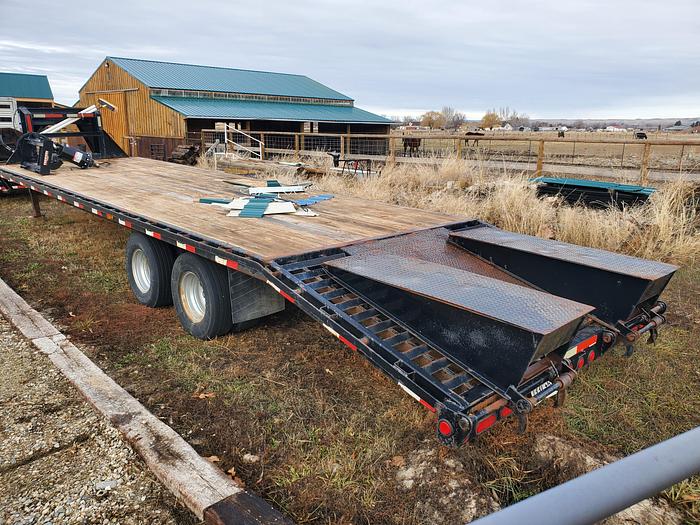 Used 2014 PJ 30' Gooseneck Equipment Trailer