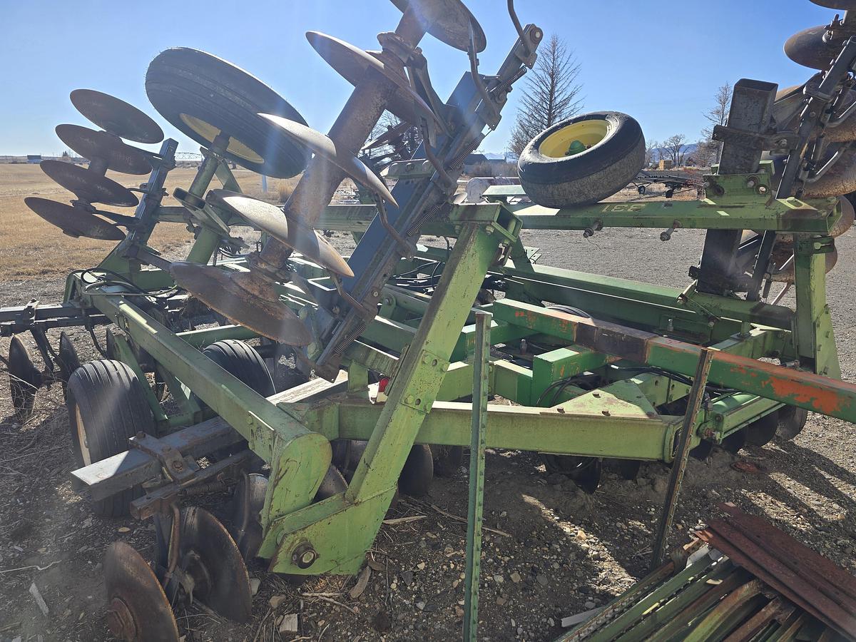 Used 21' John Deere 331 Tandem Disk