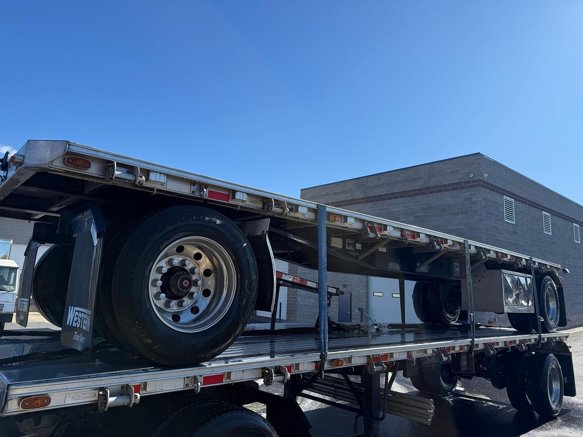 Used 28' + 28' 2021 Western Hay Trailer Set