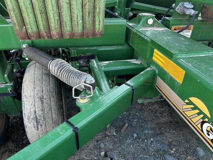 Used 2022 Great Plains 20' Grain Drill and No-Till Caddy ** 6" spacing**