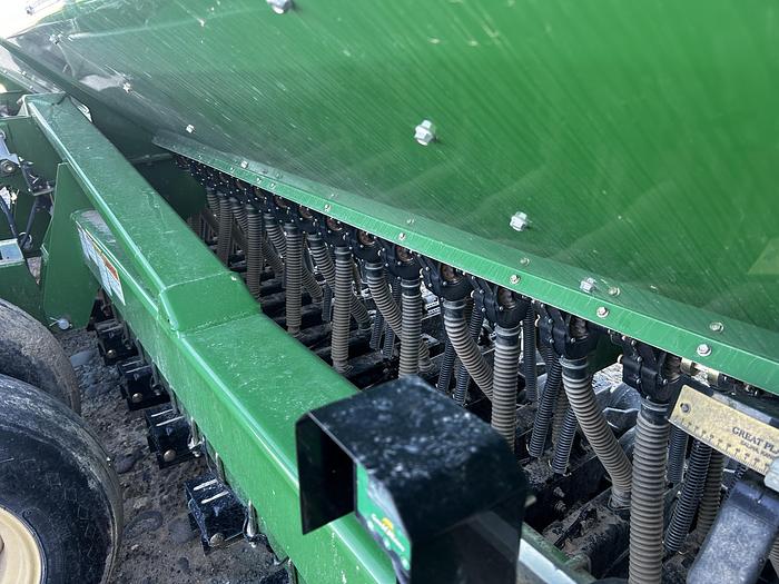 Used 2022 Great Plains 20' Grain Drill and No-Till Caddy ** 6" spacing**