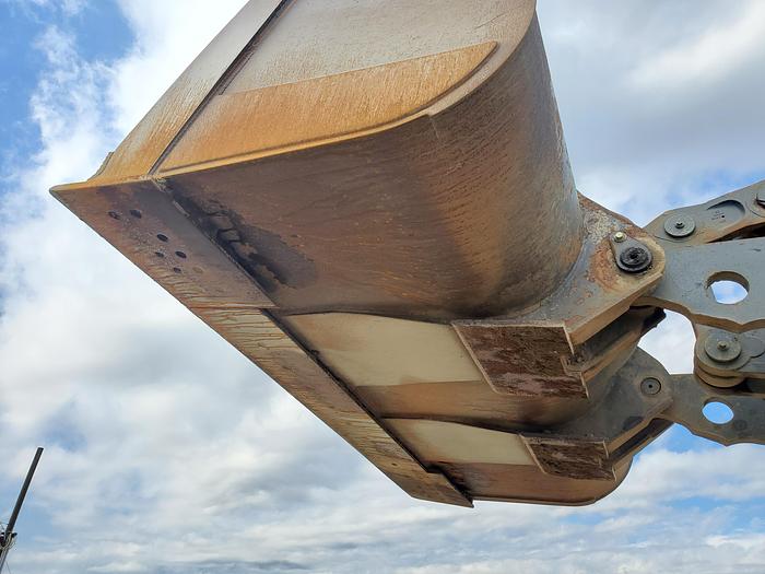 Used 2003 Volvo L220E Wheel Loader