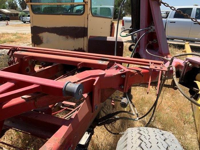 Used New Holland 1095 Bale wagon with Mil-Stak clamp