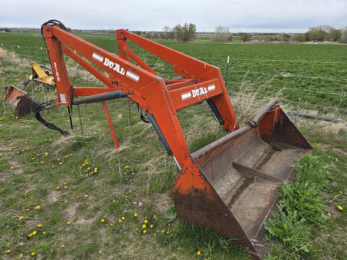 Used International 1486 Tractor w/ Loader