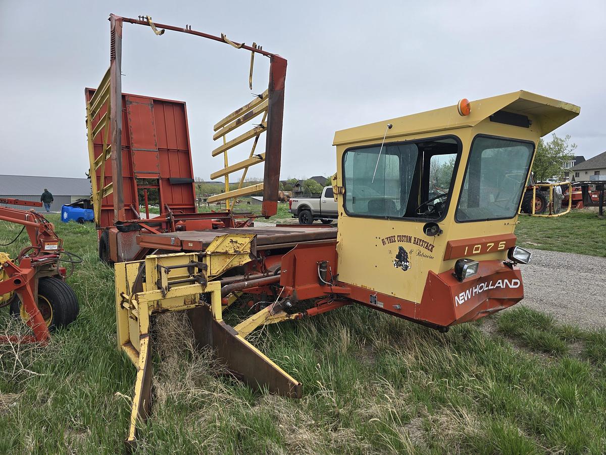 Used New Holland 1075 Balewagon ** Needs Computer **