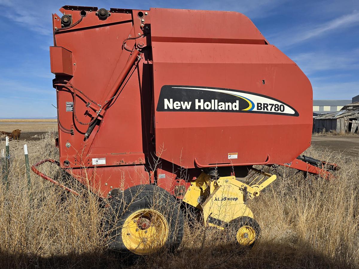 Used 2003 New Holland BR780 Round Baler