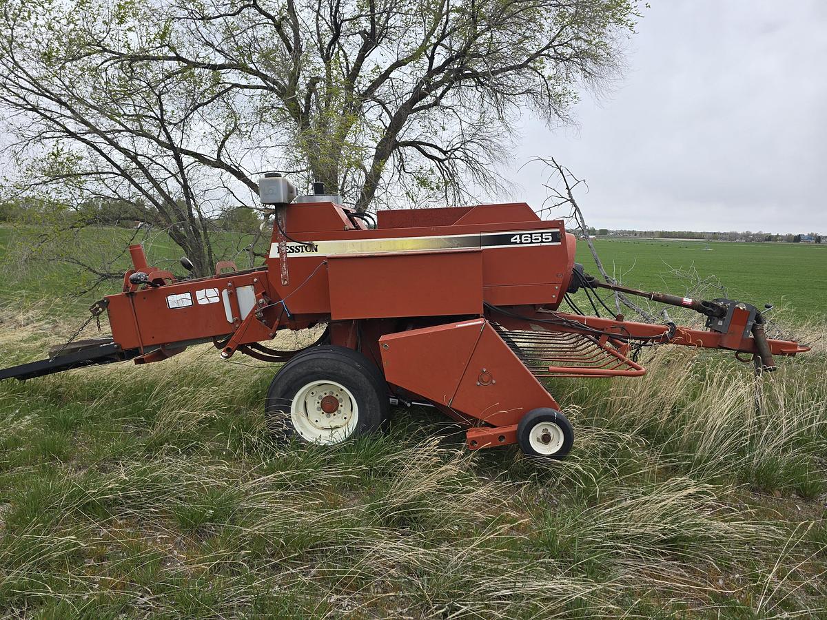 Used 1999 Hesston 4655 Baler