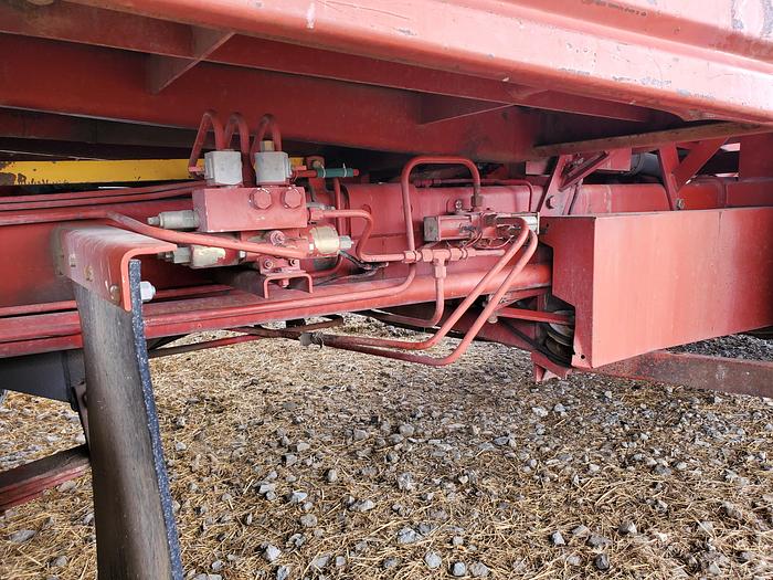 Used New Holland 1085 Balewagon w/ 4k hrs