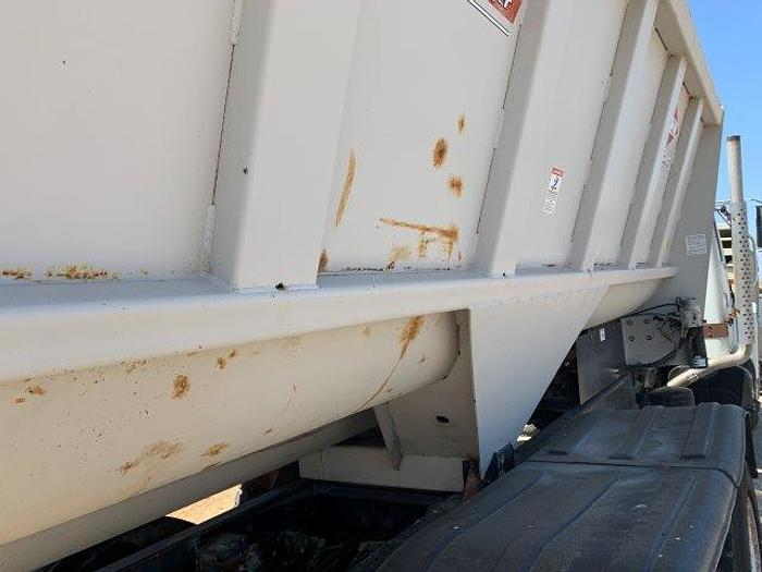 Used 2001 Interational 4900