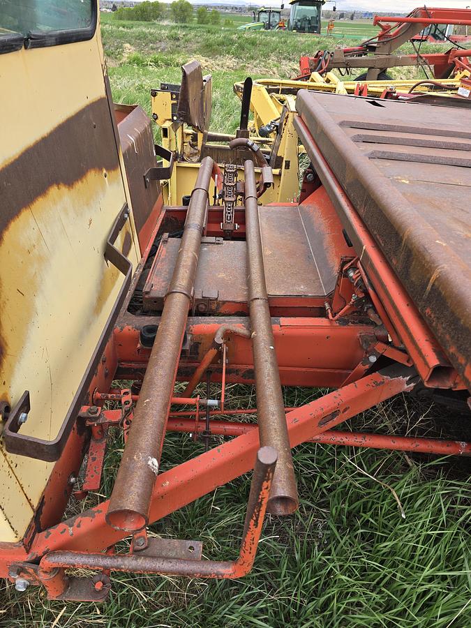 Used New Holland 1075 Balewagon ** Needs Computer **