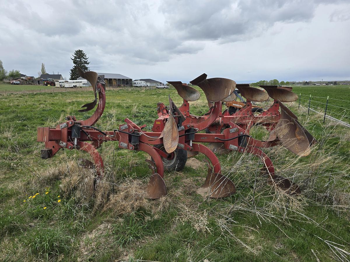 Used Case 145 Plow w/ Hyd Reset - 4 Bottom