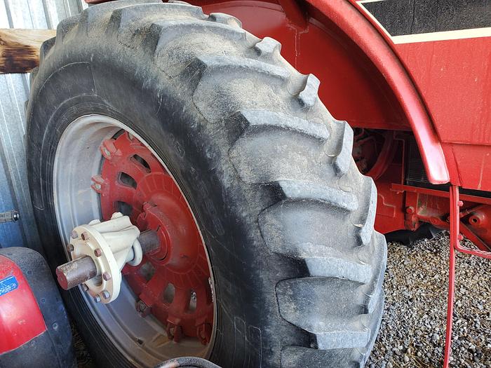 Used International 1066 Tractor w/ 6000 hrs