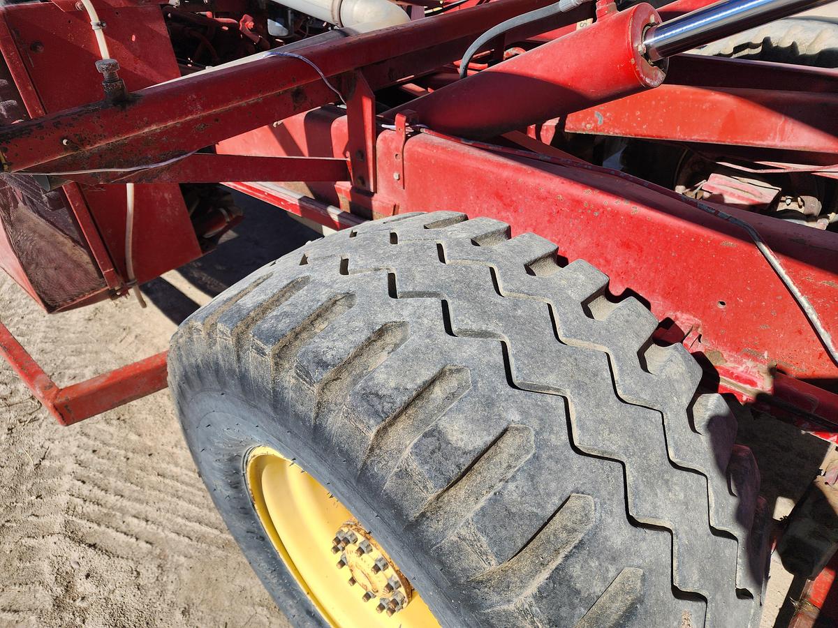 Used 2000 New Holland 1095 Balewagon w/ 3300 hrs