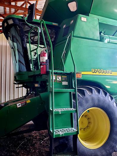 Used 2002 John Deere 9750STS Combine