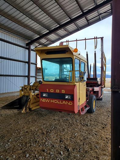 Used New Holland 1085 Balewagon w/ 4k hrs