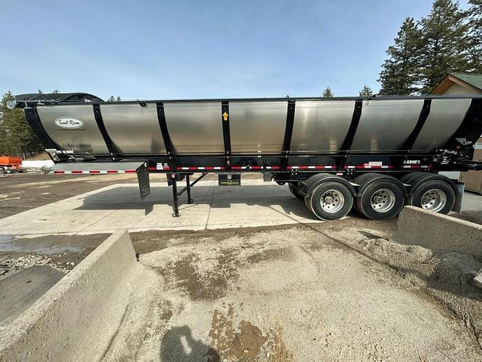 Used 2021 Trout River 37' Live Bottom / Belt Trailer ** Like New **