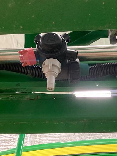 Used 2015 John Deere R4045 Sprayer w/ 2600 hrs