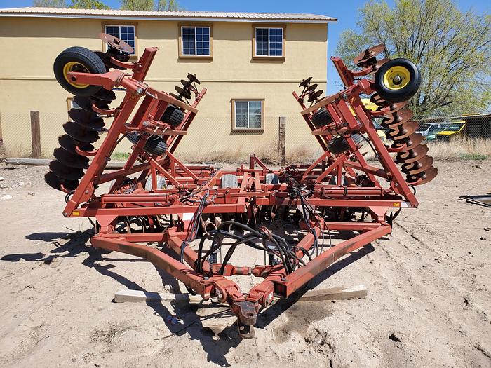 Used 33' Sunflower 1541 Tandem Disk