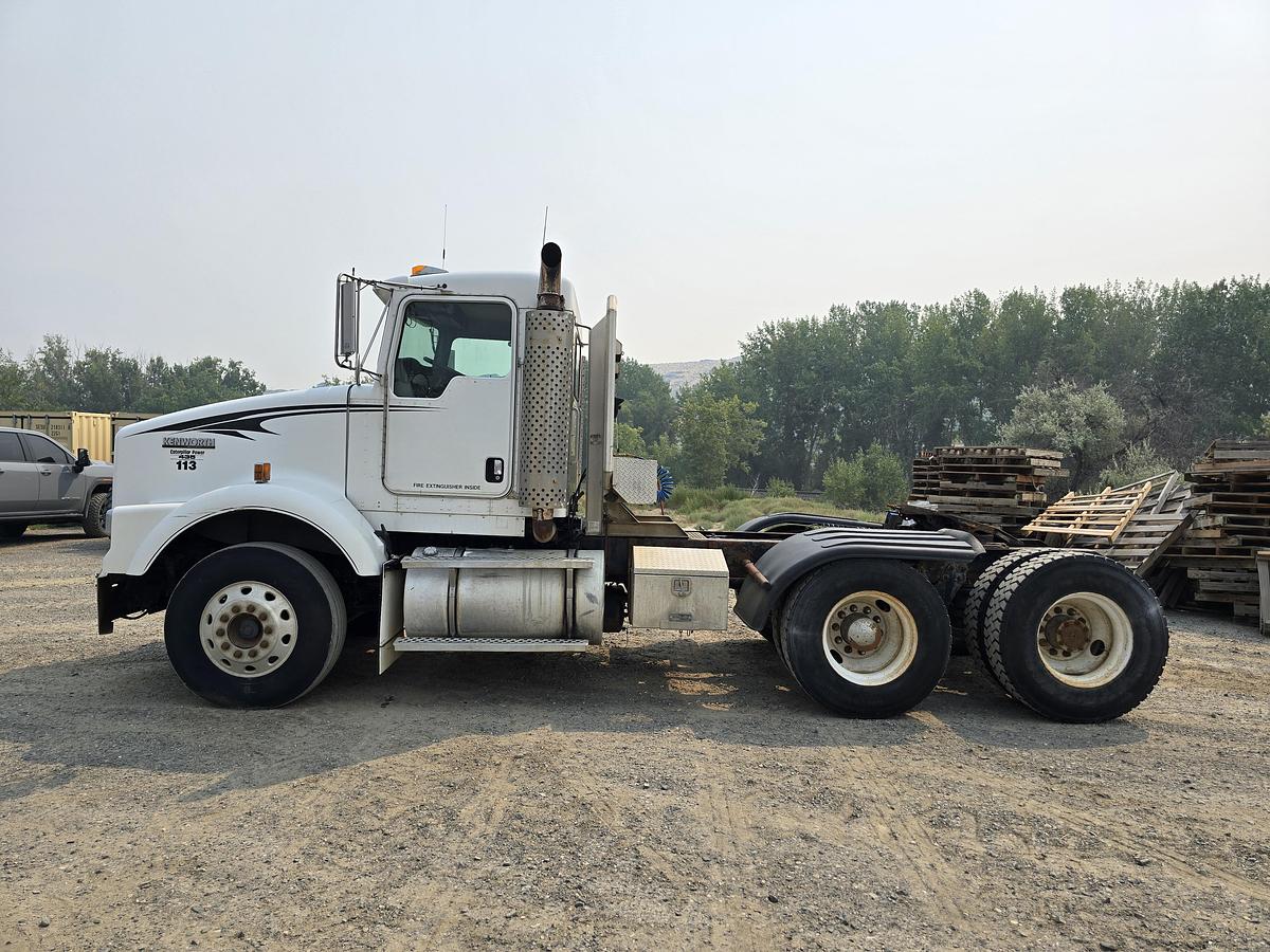 Used 2004 Kenworth T800 Truck w/ 330k Miles