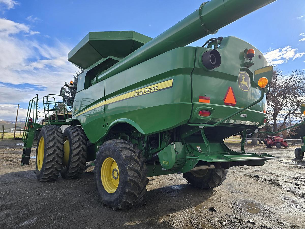 Used 2014 John Deere S670 Combine