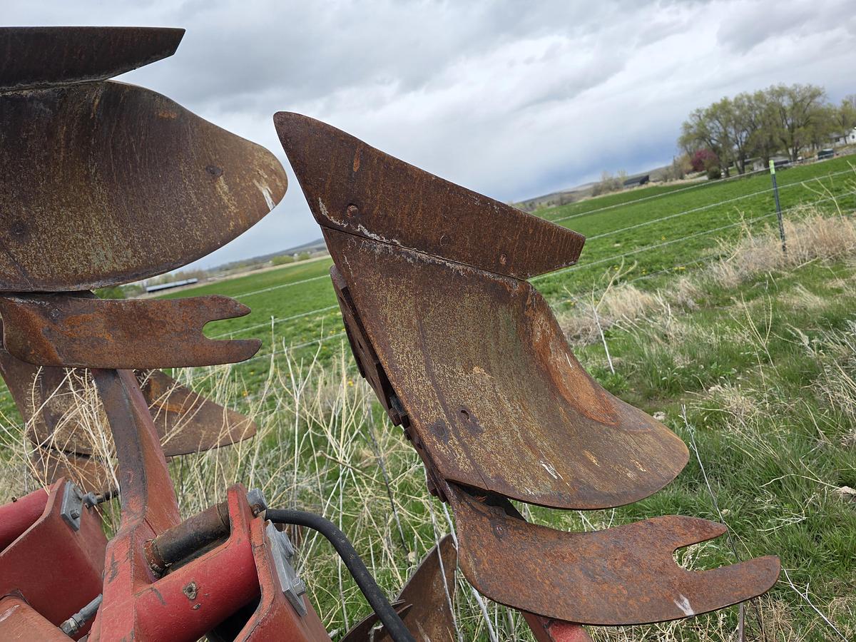 Used Case 145 Plow w/ Hyd Reset - 4 Bottom