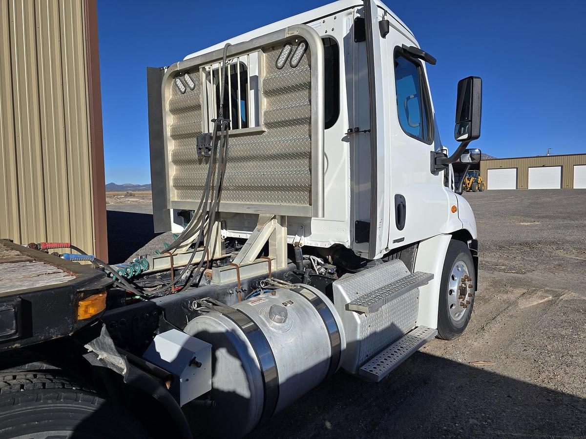 Used 2019 Freightliner Cascadia 113 Truck