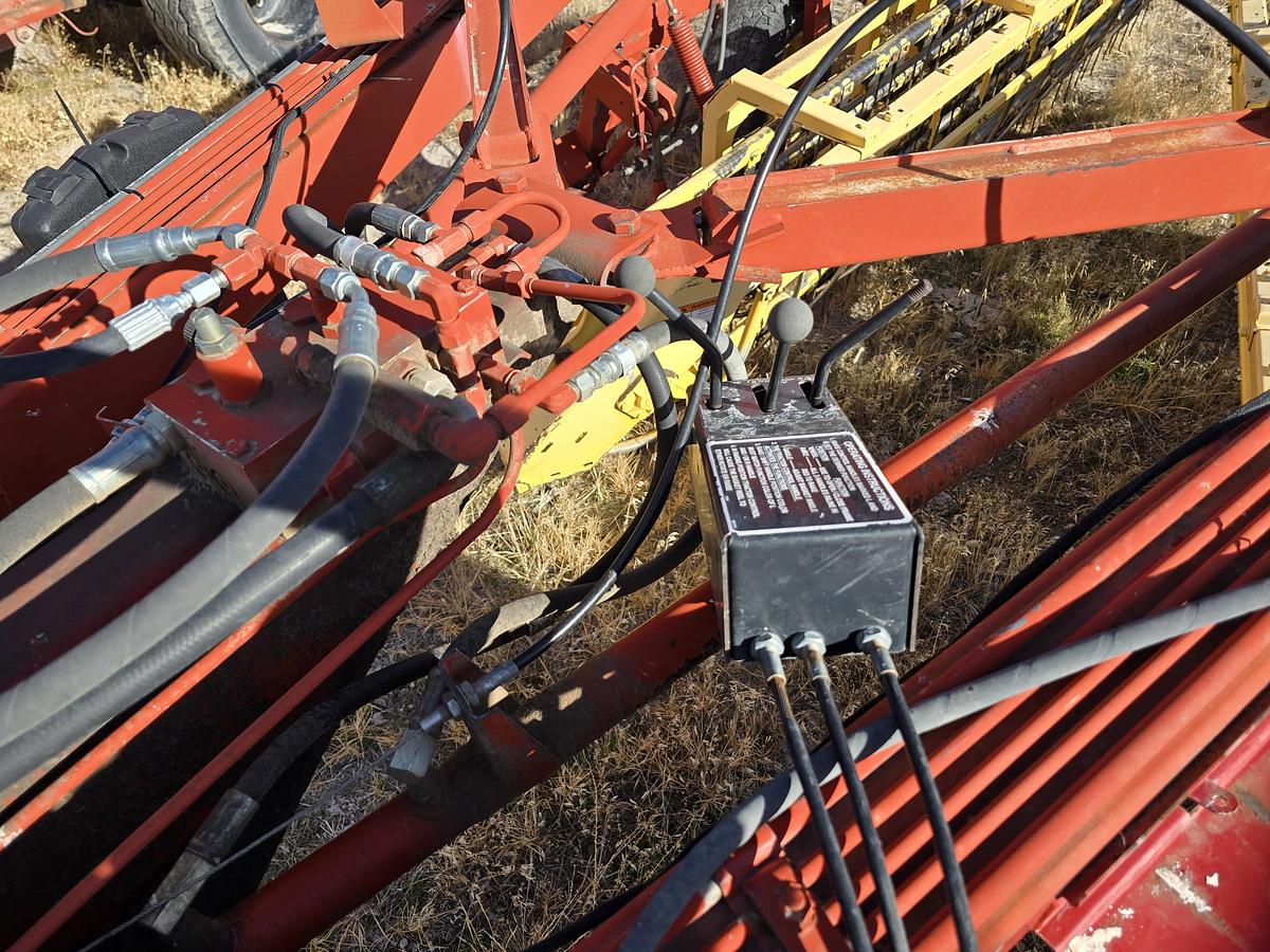 Used New Holland 216 Rake